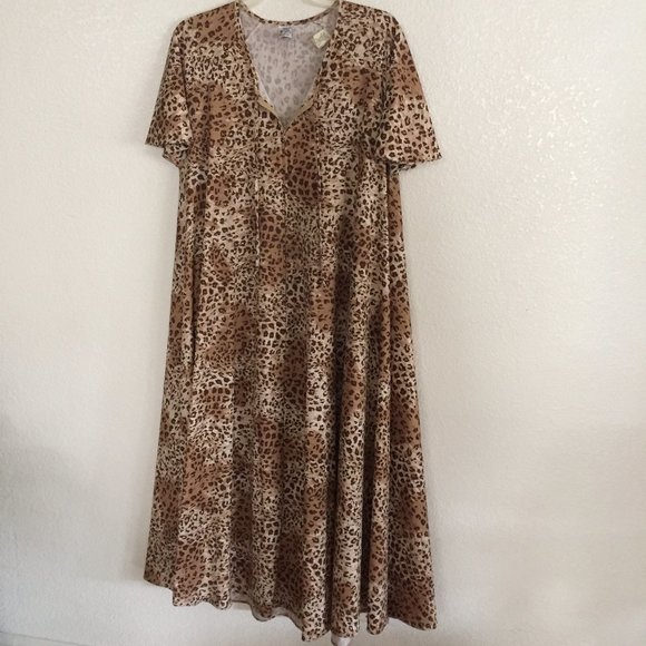 Tigerlily Swing Maxi Dress - Picture 11 of 11